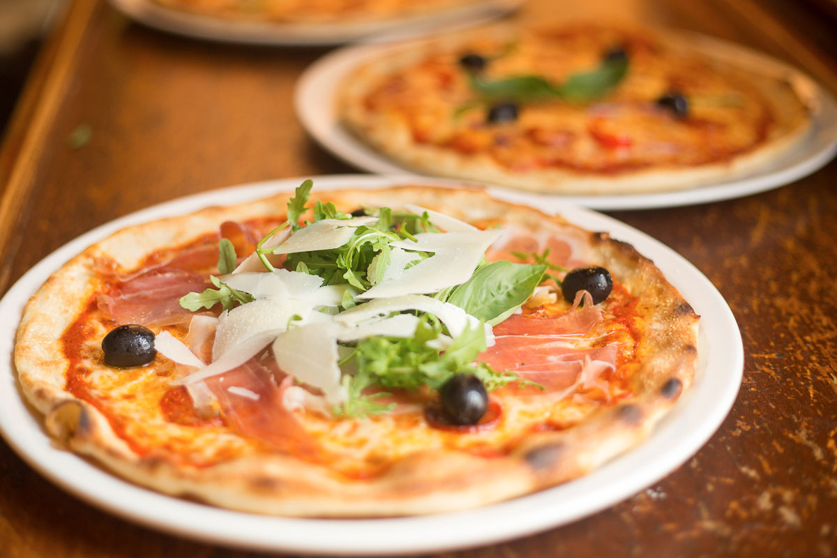 Authentic Italian pizza and more - our favourite meals at Villa Romana